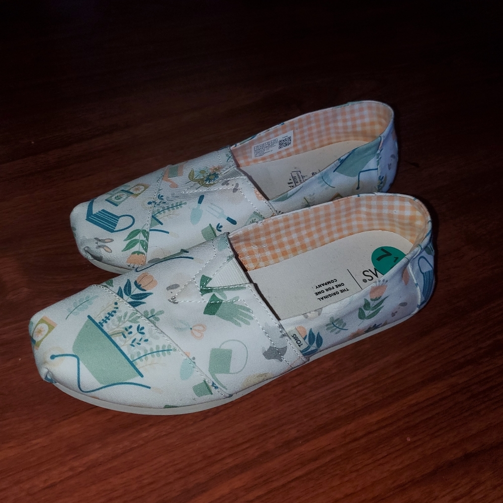 Toms